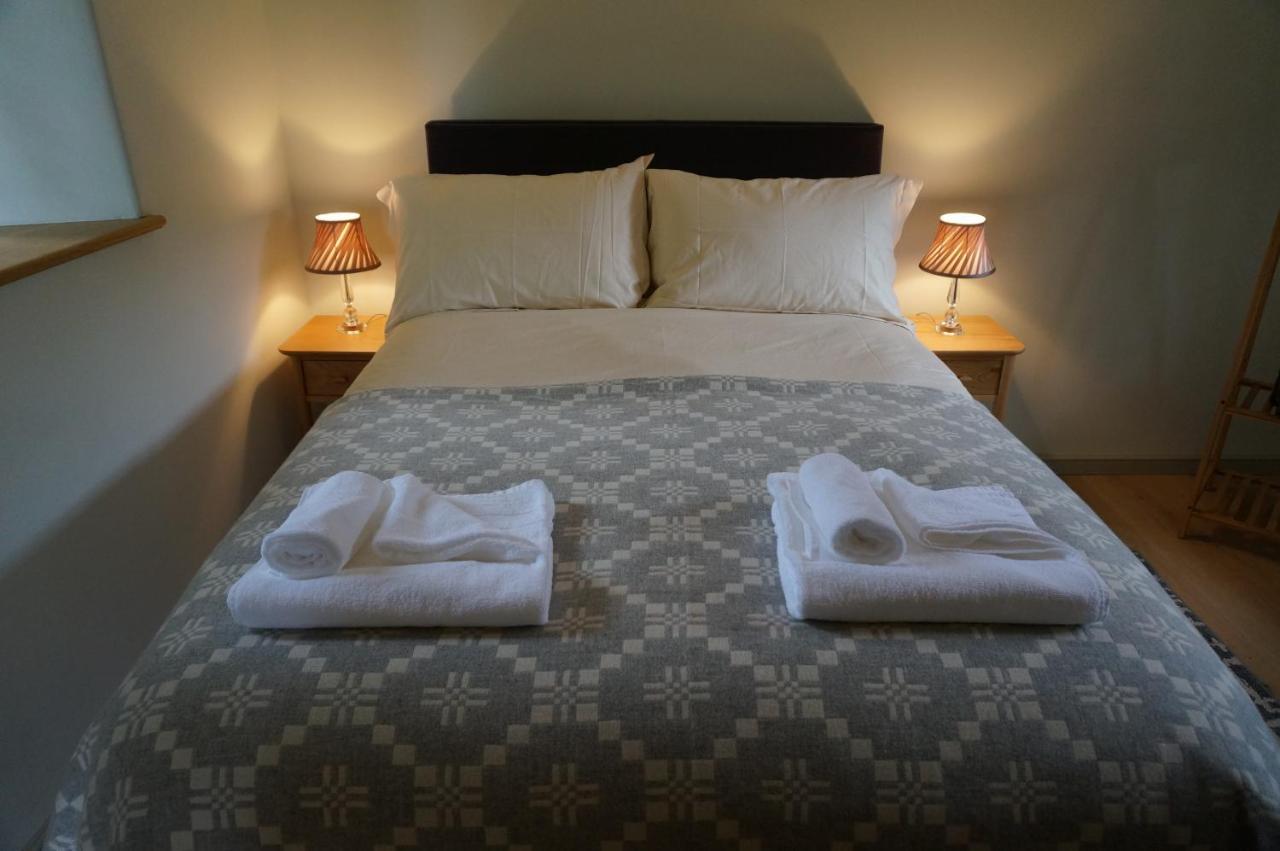 Gatekeepers Lodge, Dyrham Park Екстер'єр фото