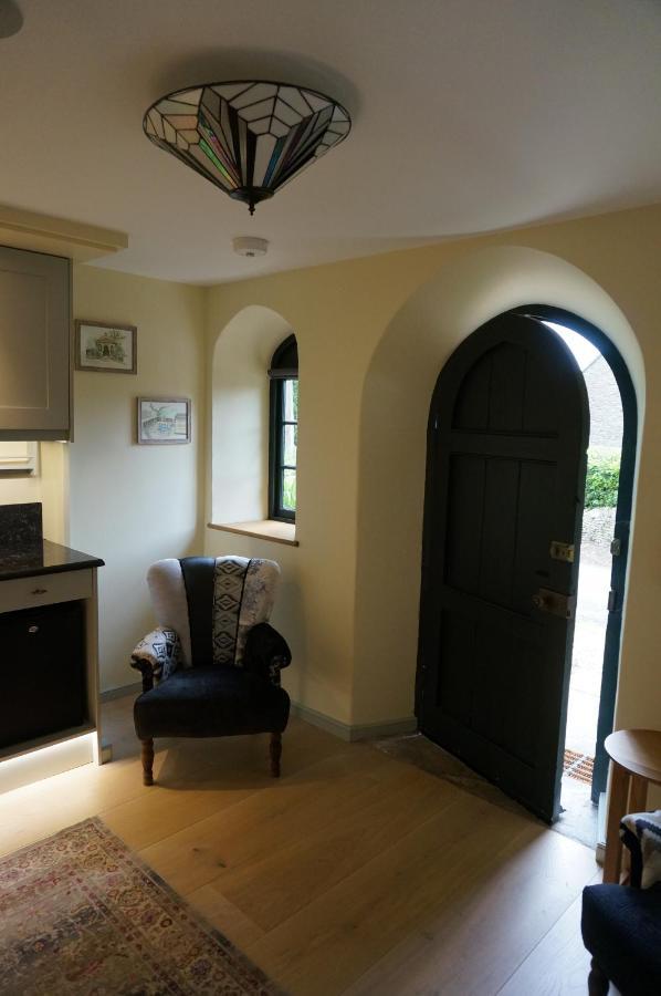 Gatekeepers Lodge, Dyrham Park Екстер'єр фото